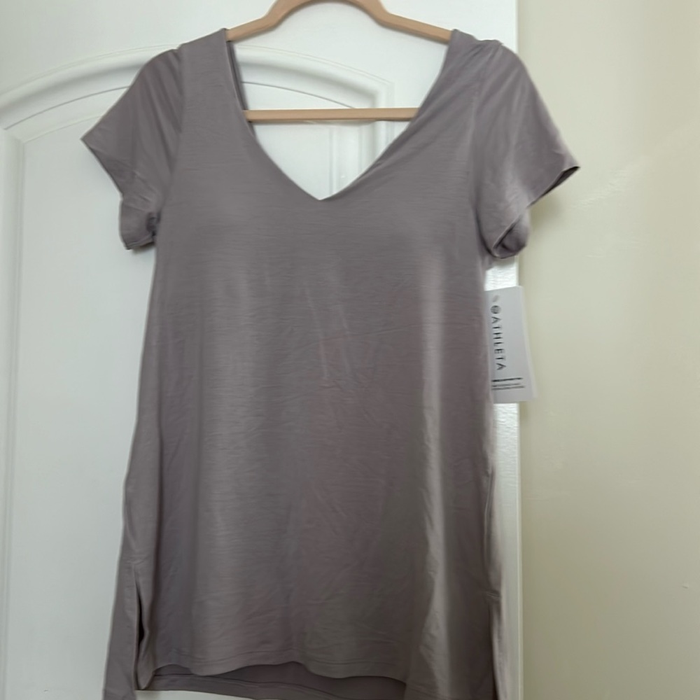 New Athleta top with built in bra. Sz M